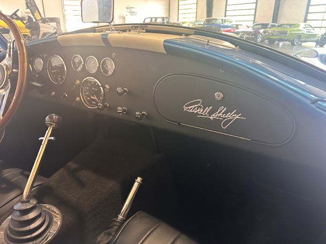 Unknown-Cobra-1965-Blue-Black-Leather-19