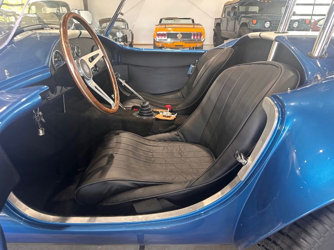 Unknown-Cobra-1965-Blue-Black-Leather-20