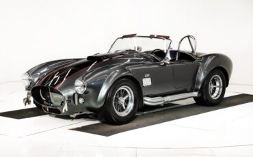 Unknown-Cobra-1965-Grigio-Silverstone-Black-Leather-12