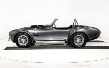Unknown-Cobra-1965-Grigio-Silverstone-Black-Leather-15