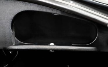 Unknown-Cobra-1965-Grigio-Silverstone-Black-Leather-21