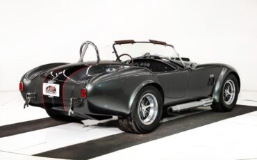 Unknown-Cobra-1965-Grigio-Silverstone-Black-Leather-22