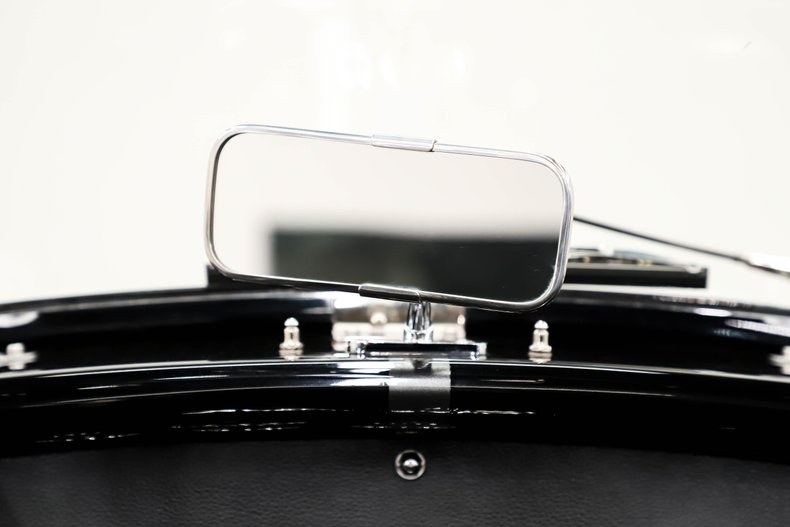 Unknown-Cobra-1965-Grigio-Silverstone-Black-Leather-27