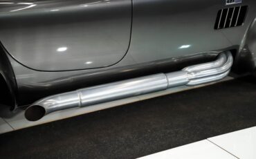 Unknown-Cobra-1965-Grigio-Silverstone-Black-Leather-38