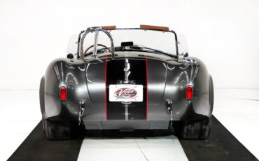 Unknown-Cobra-1965-Grigio-Silverstone-Black-Leather-41