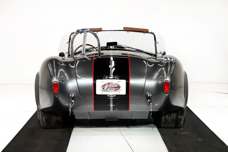 Unknown-Cobra-1965-Grigio-Silverstone-Black-Leather-41