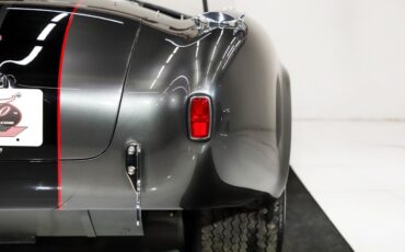 Unknown-Cobra-1965-Grigio-Silverstone-Black-Leather-42
