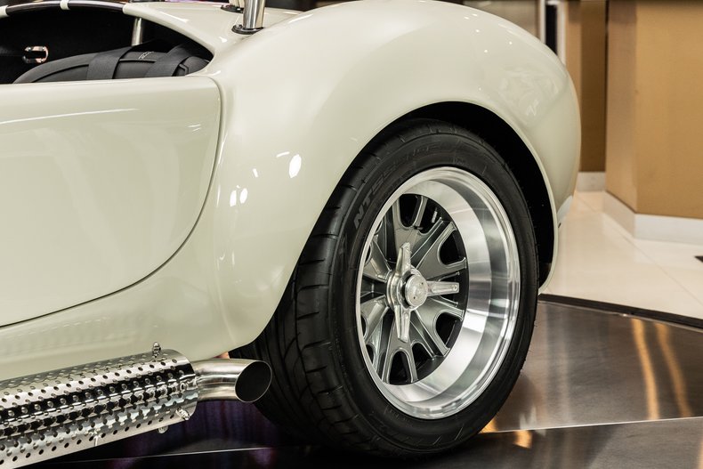 Unknown-Cobra-1965-White-Black-29