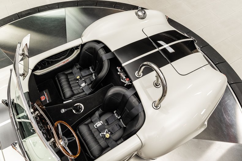 Unknown-Cobra-1965-White-Black-30