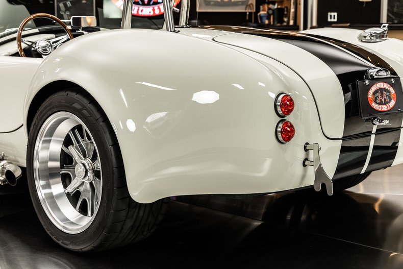 Unknown-Cobra-1965-White-Black-32