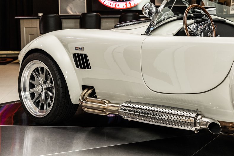 Unknown-Cobra-1965-White-Black-33