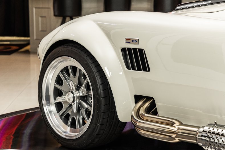 Unknown-Cobra-1965-White-Black-34