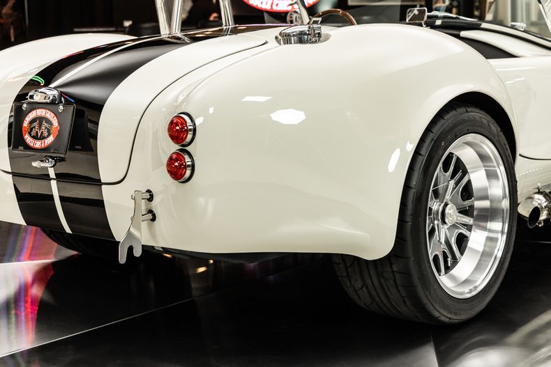 Unknown-Cobra-1965-White-Black-37
