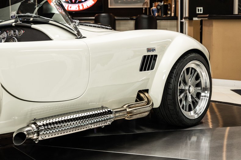 Unknown-Cobra-1965-White-Black-38