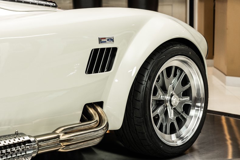 Unknown-Cobra-1965-White-Black-39