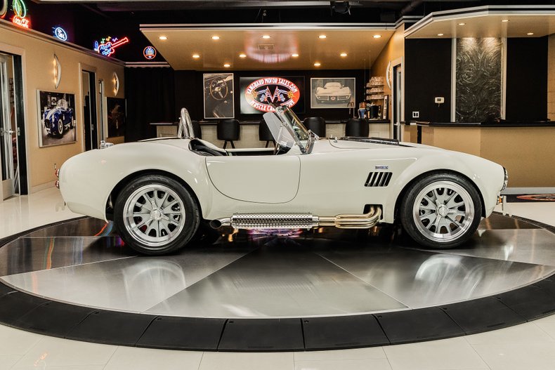 Unknown-Cobra-1965-White-Black-9