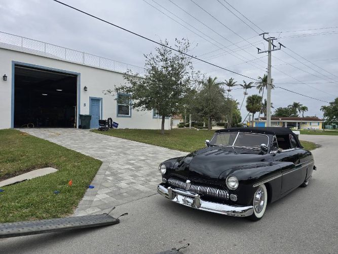 Unknown-Comet-1949-Black-8