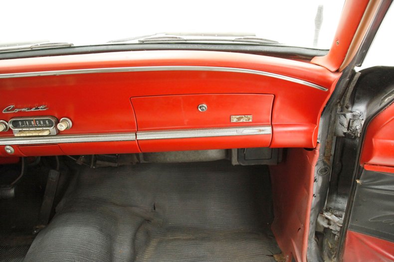 Unknown-Comet-1962-Black-Red-28