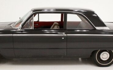 Unknown-Comet-1962-Black-Red