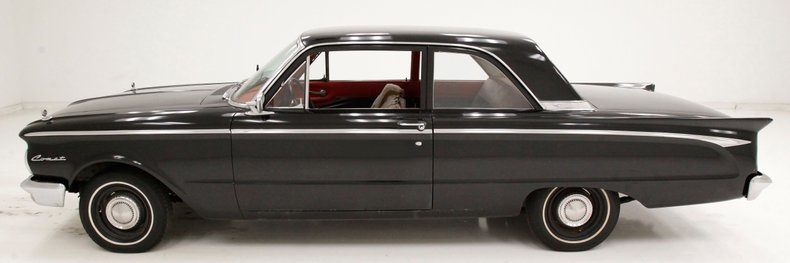 Unknown-Comet-1962-Black-Red
