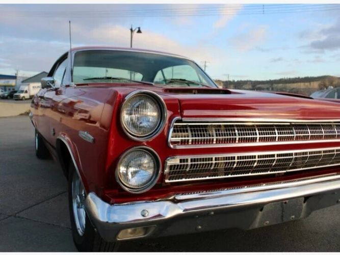 Unknown-Comet-1966-Red-Black-15