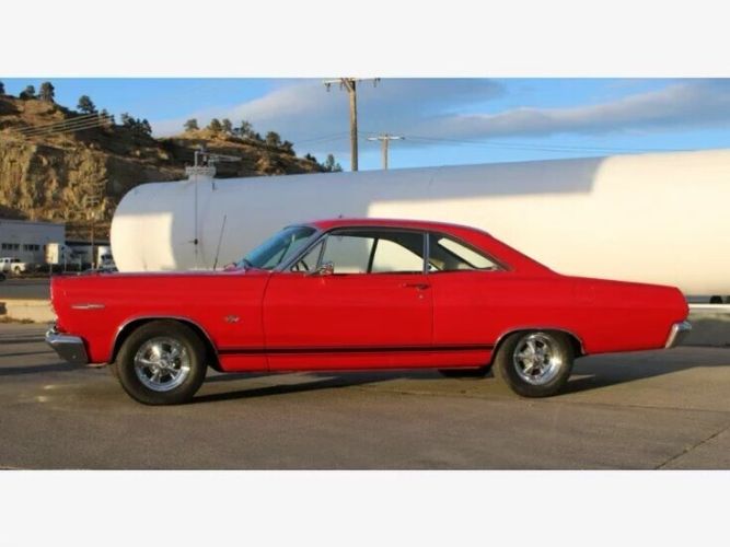 Unknown-Comet-1966-Red-Black