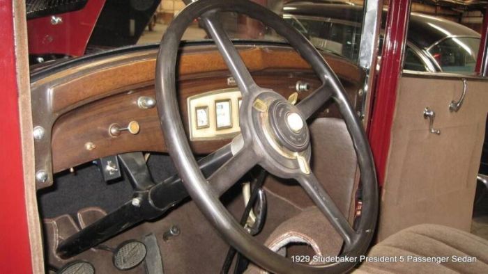Unknown-Commander-1929-Burgundy-Beige-11