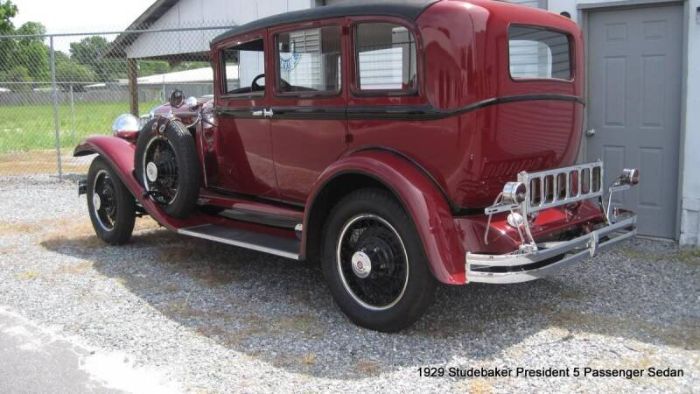 Unknown-Commander-1929-Burgundy-Beige-16