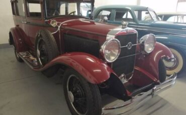 Unknown-Commander-1929-Burgundy-Beige-26