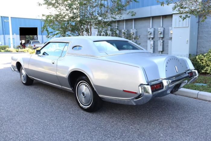 Unknown-Continental-1973-Silver-Red-14