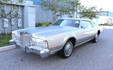 Unknown-Continental-1973-Silver-Red