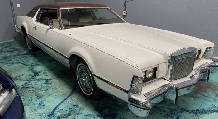 Unknown-Continental-1974-White