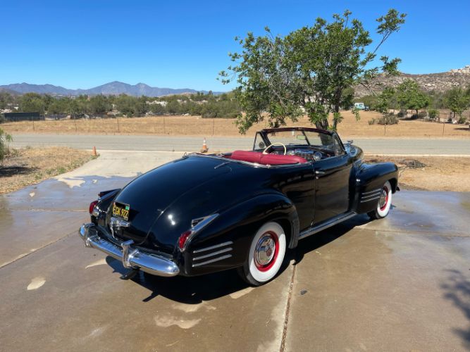 Unknown-Convertible-1941-Black-Red-2