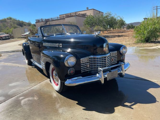 Unknown-Convertible-1941-Black-Red-22
