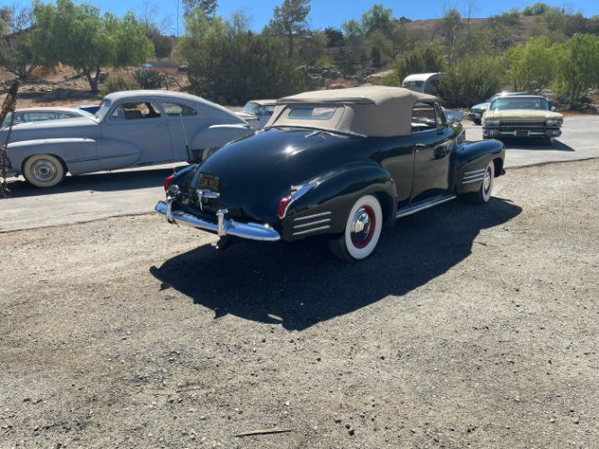 Unknown-Convertible-1941-Black-Red-32