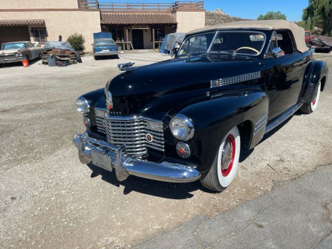 Unknown-Convertible-1941-Black-Red-35