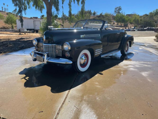 Unknown-Convertible-1941-Black-Red-7