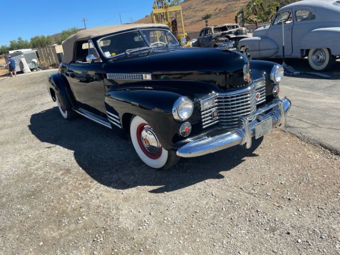 Unknown-Convertible-1941-Black-Red-8