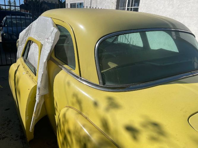 Unknown-Coronet-1952-Yellow-16