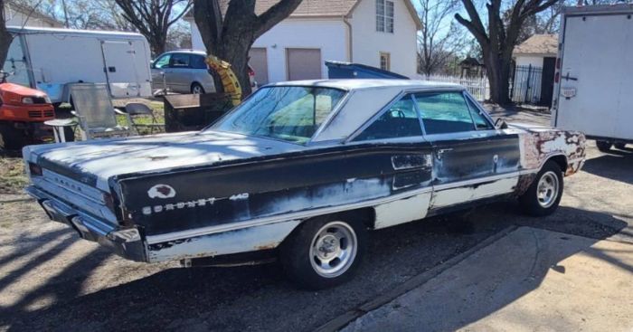 Unknown-Coronet-1967-Black-16