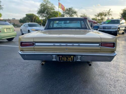 Unknown-Coronet-1967-Gold-Black-9