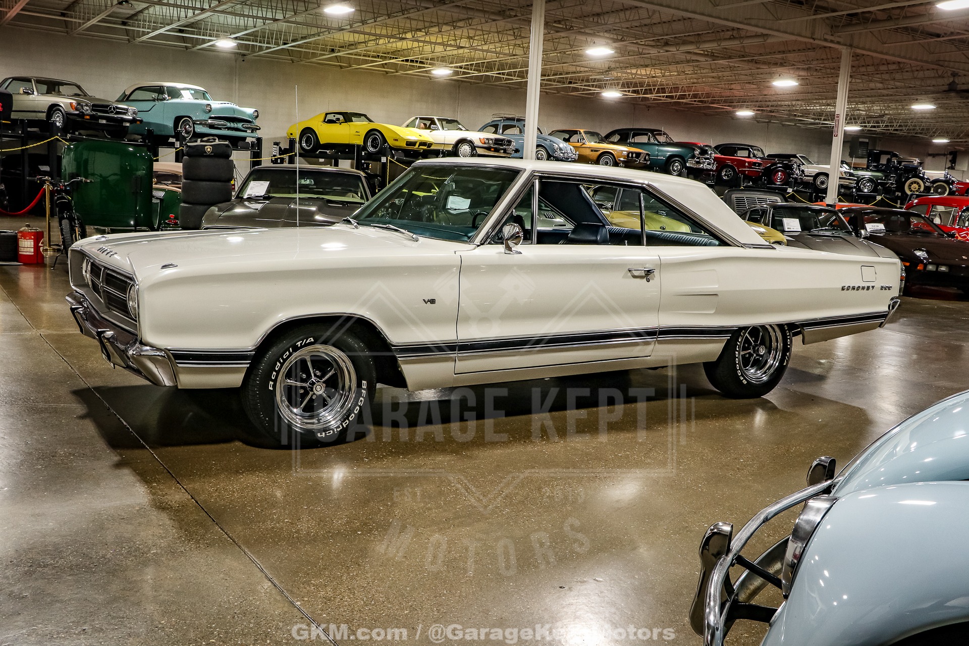 Unknown-Coronet-1967-White-Blue-16