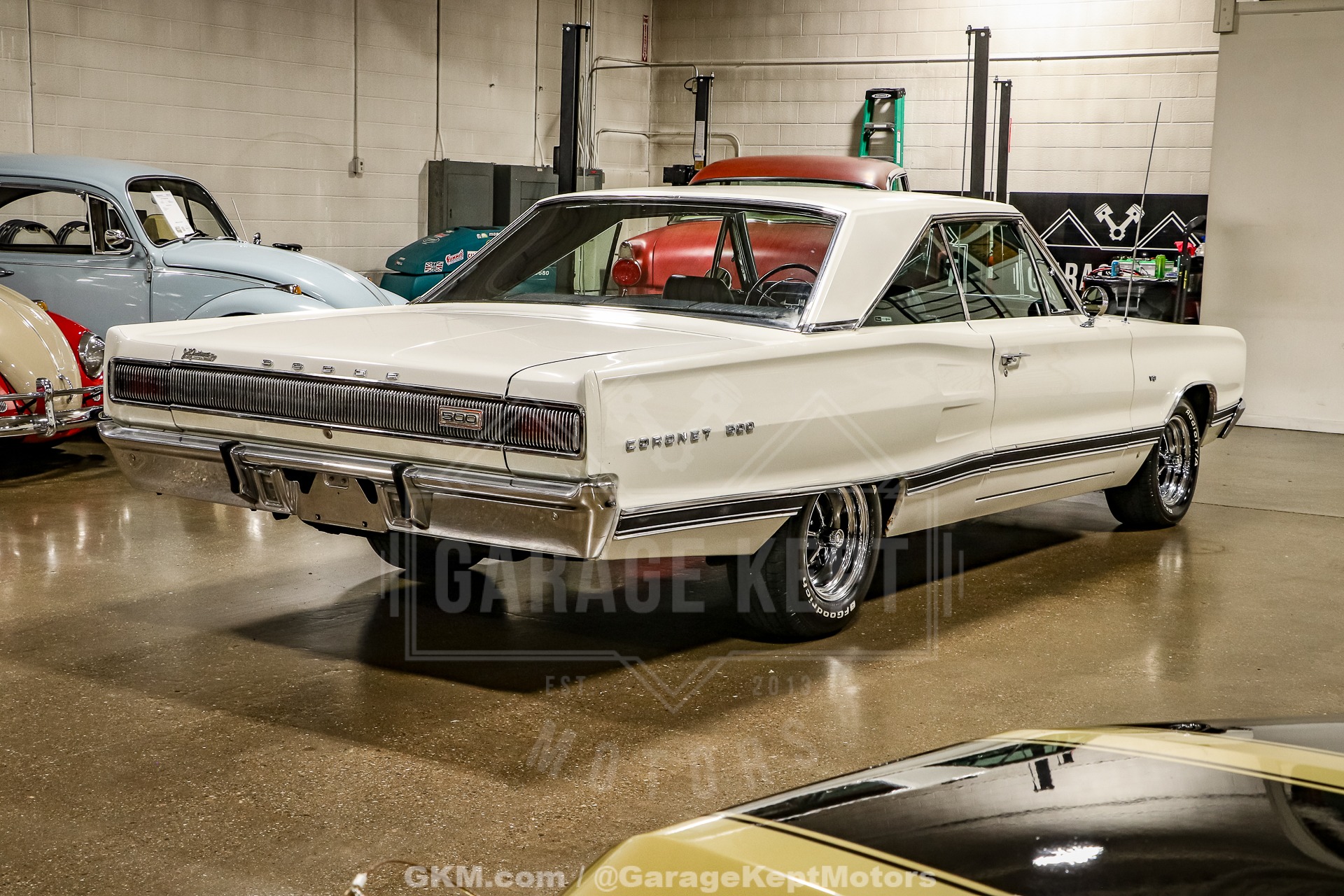 Unknown-Coronet-1967-White-Blue-18