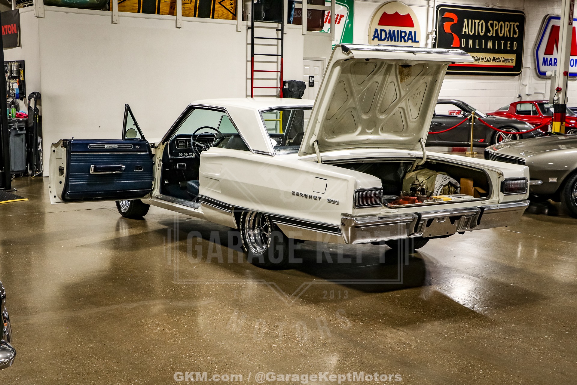Unknown-Coronet-1967-White-Blue-2