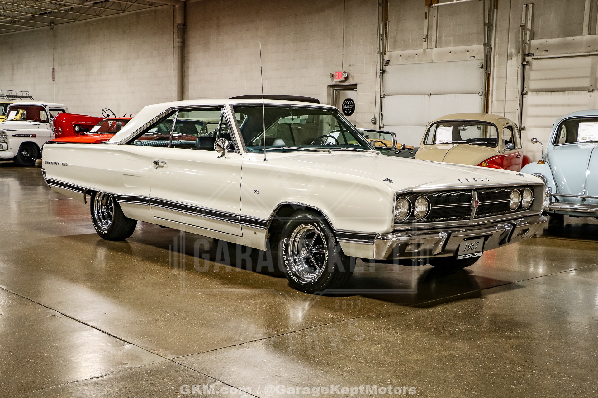 Unknown-Coronet-1967-White-Blue-22