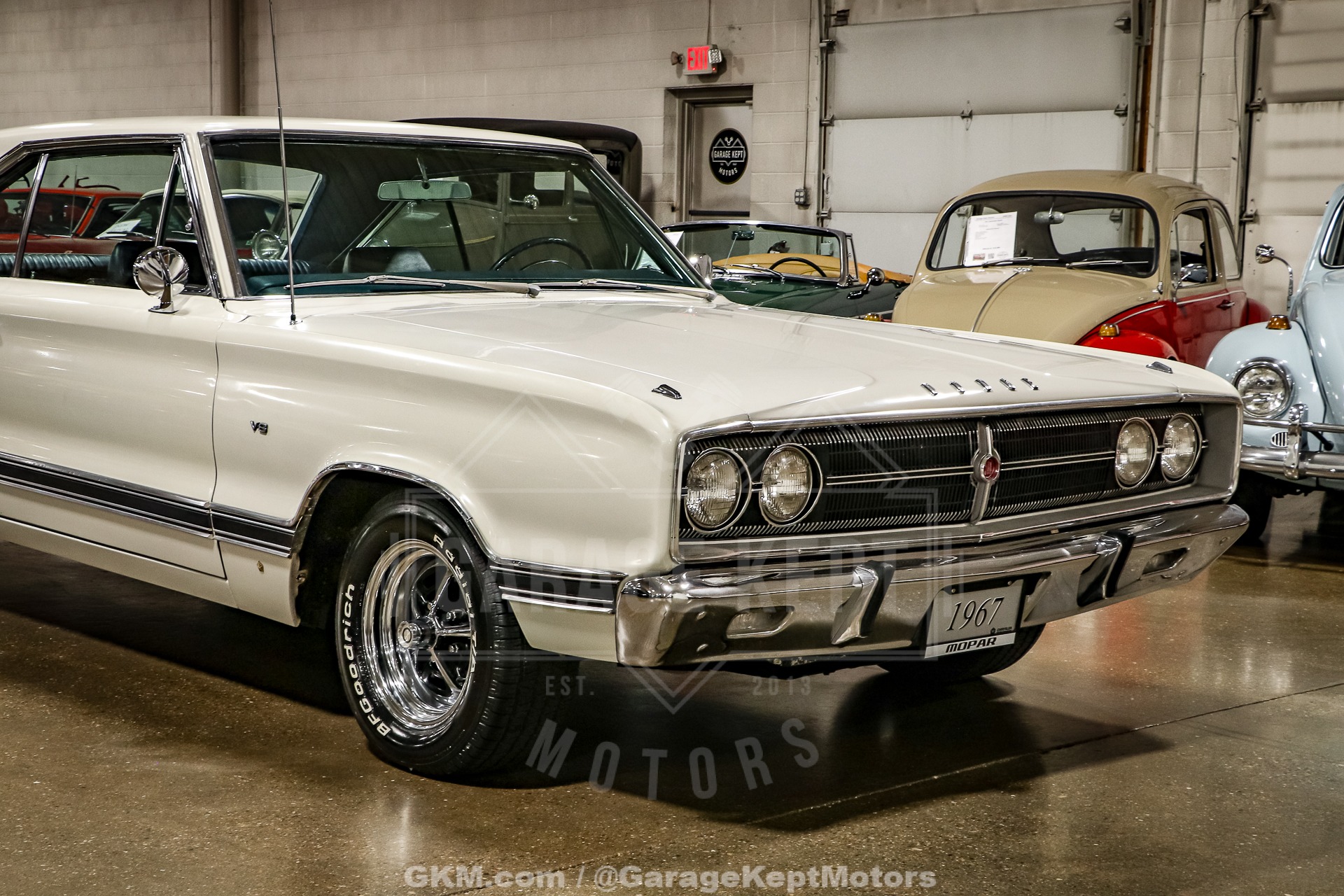 Unknown-Coronet-1967-White-Blue-23