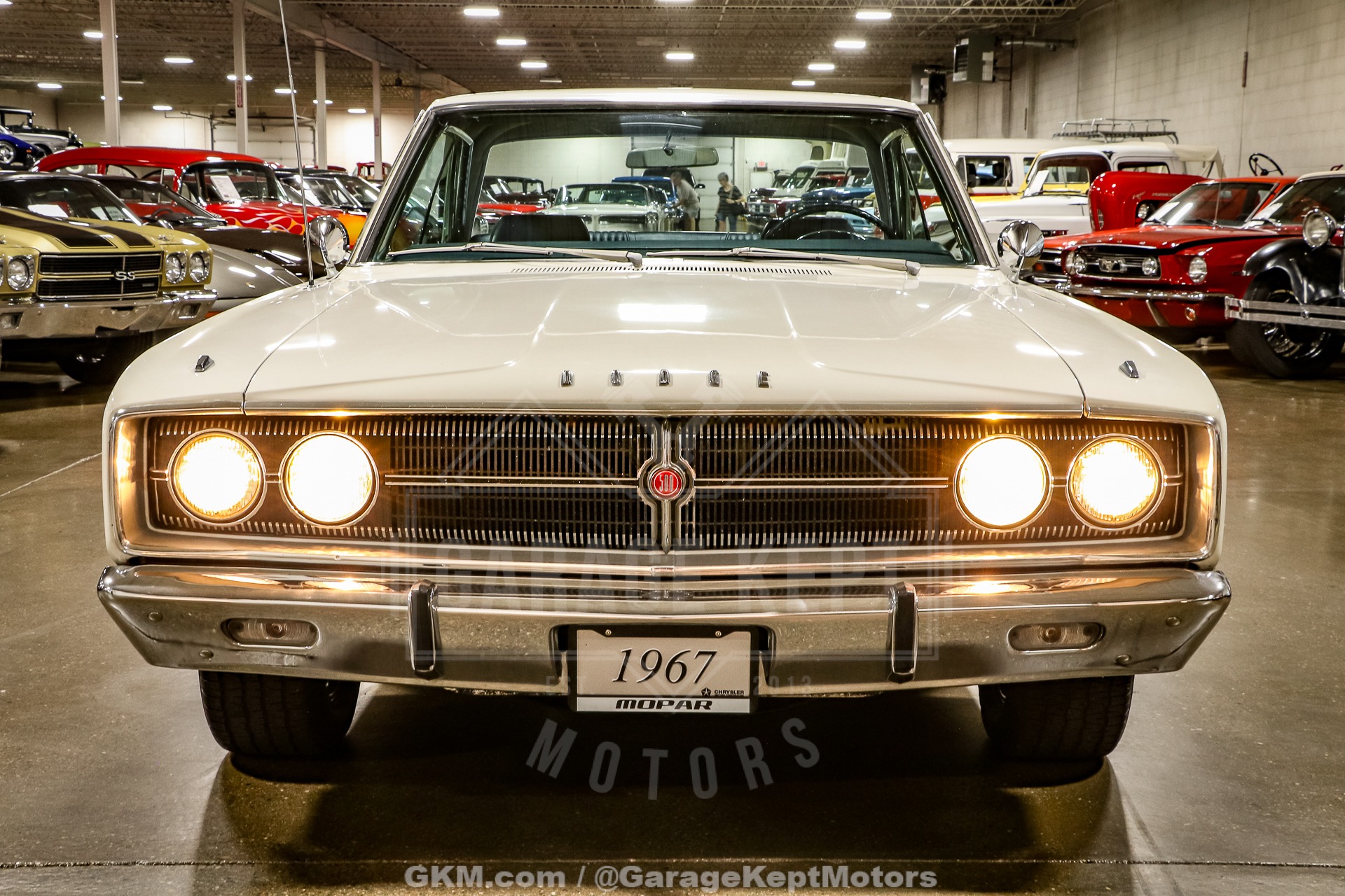 Unknown-Coronet-1967-White-Blue-28