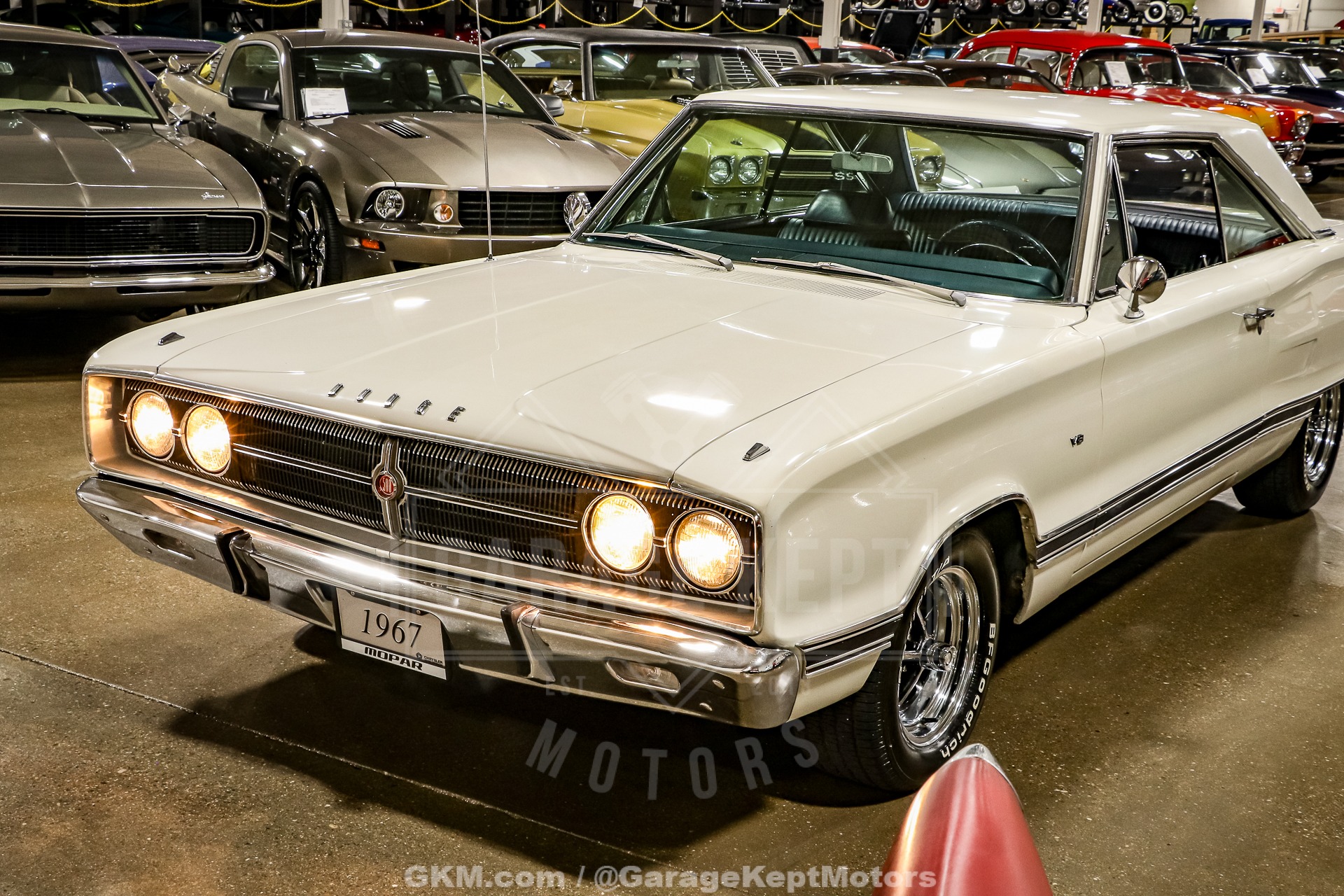 Unknown-Coronet-1967-White-Blue-29