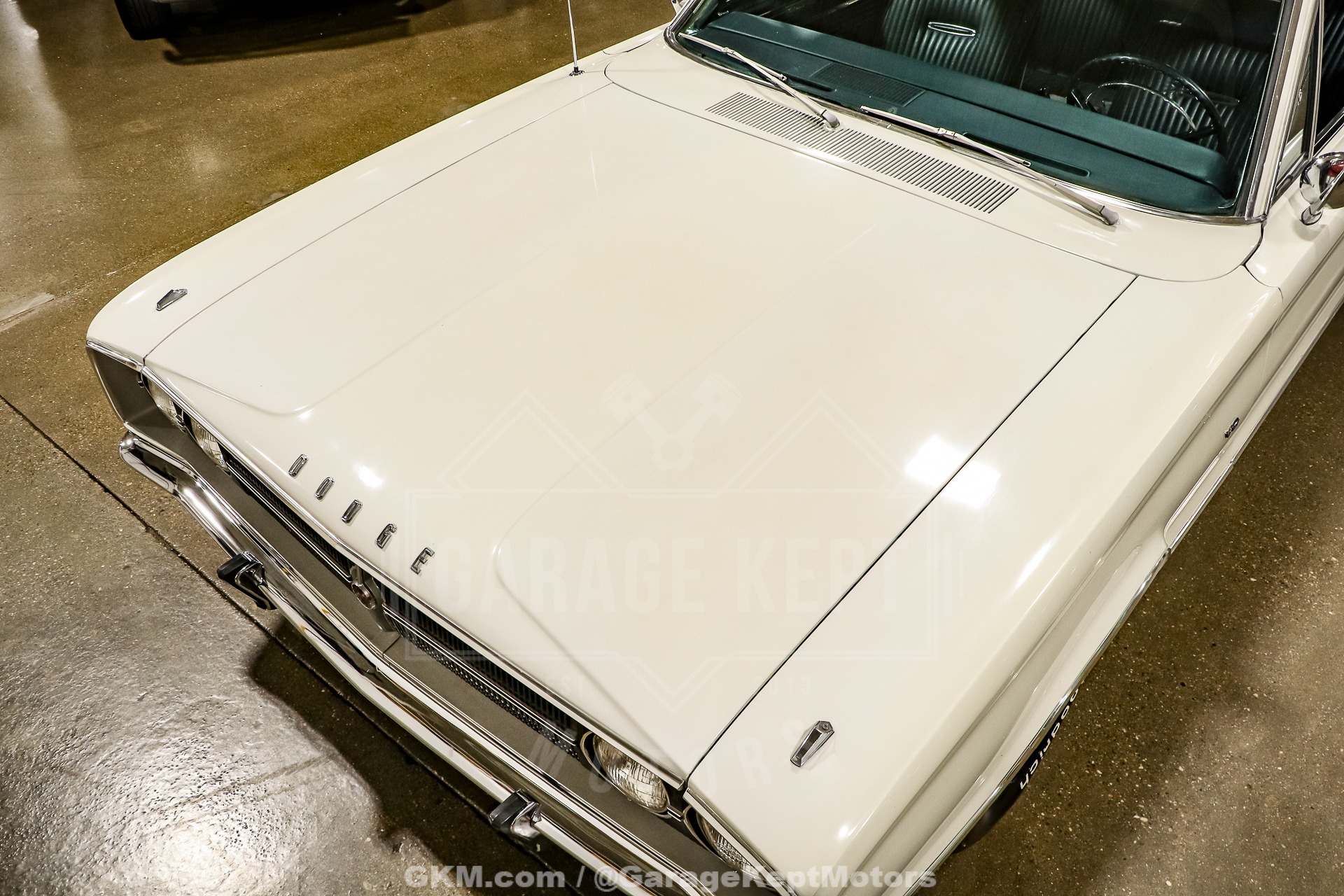 Unknown-Coronet-1967-White-Blue-31