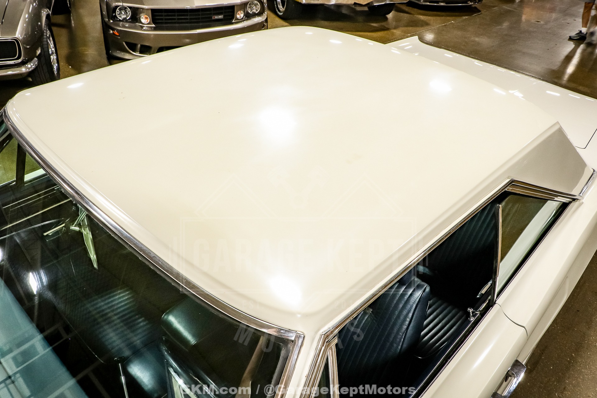 Unknown-Coronet-1967-White-Blue-33